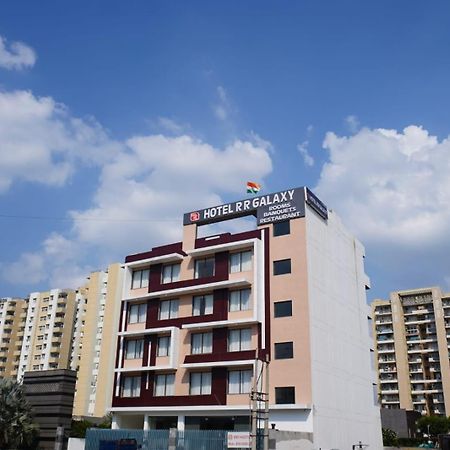 Rr Galaxy Hotel Gurgaon Exterior photo