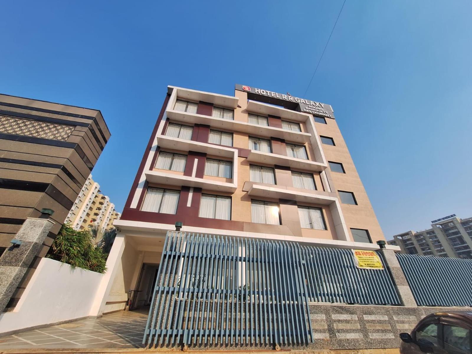 Rr Galaxy Hotel Gurgaon Exterior photo