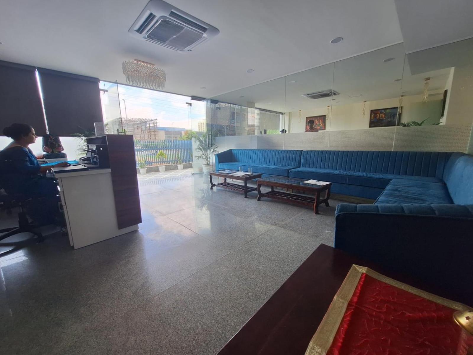 Rr Galaxy Hotel Gurgaon Exterior photo